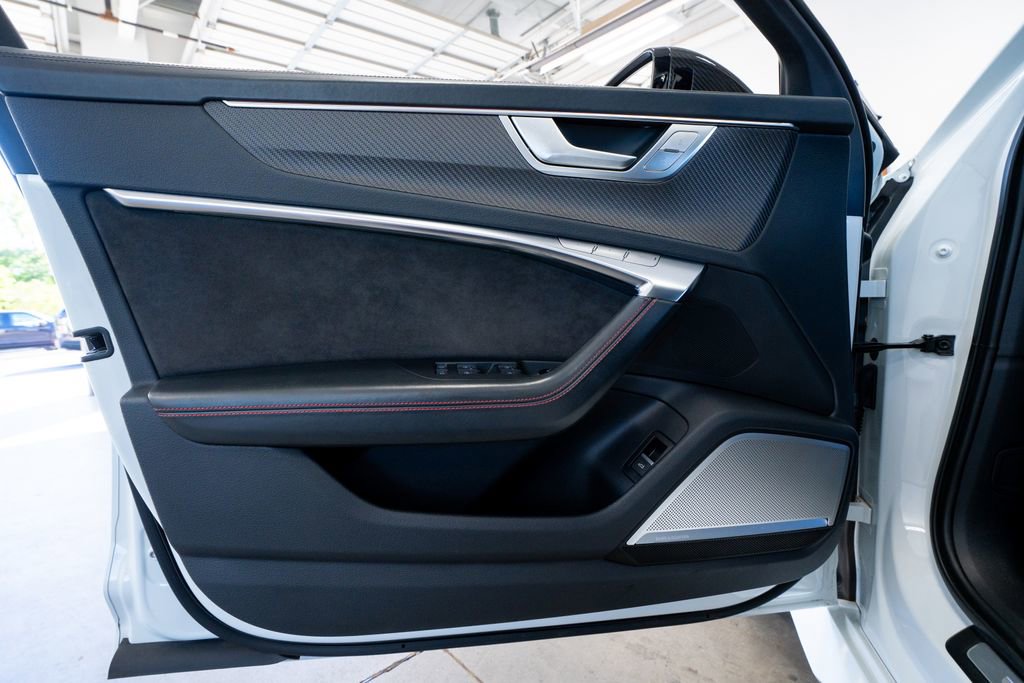 Used 2021 Audi RS 6 w/ Carbon Optic Package image 31