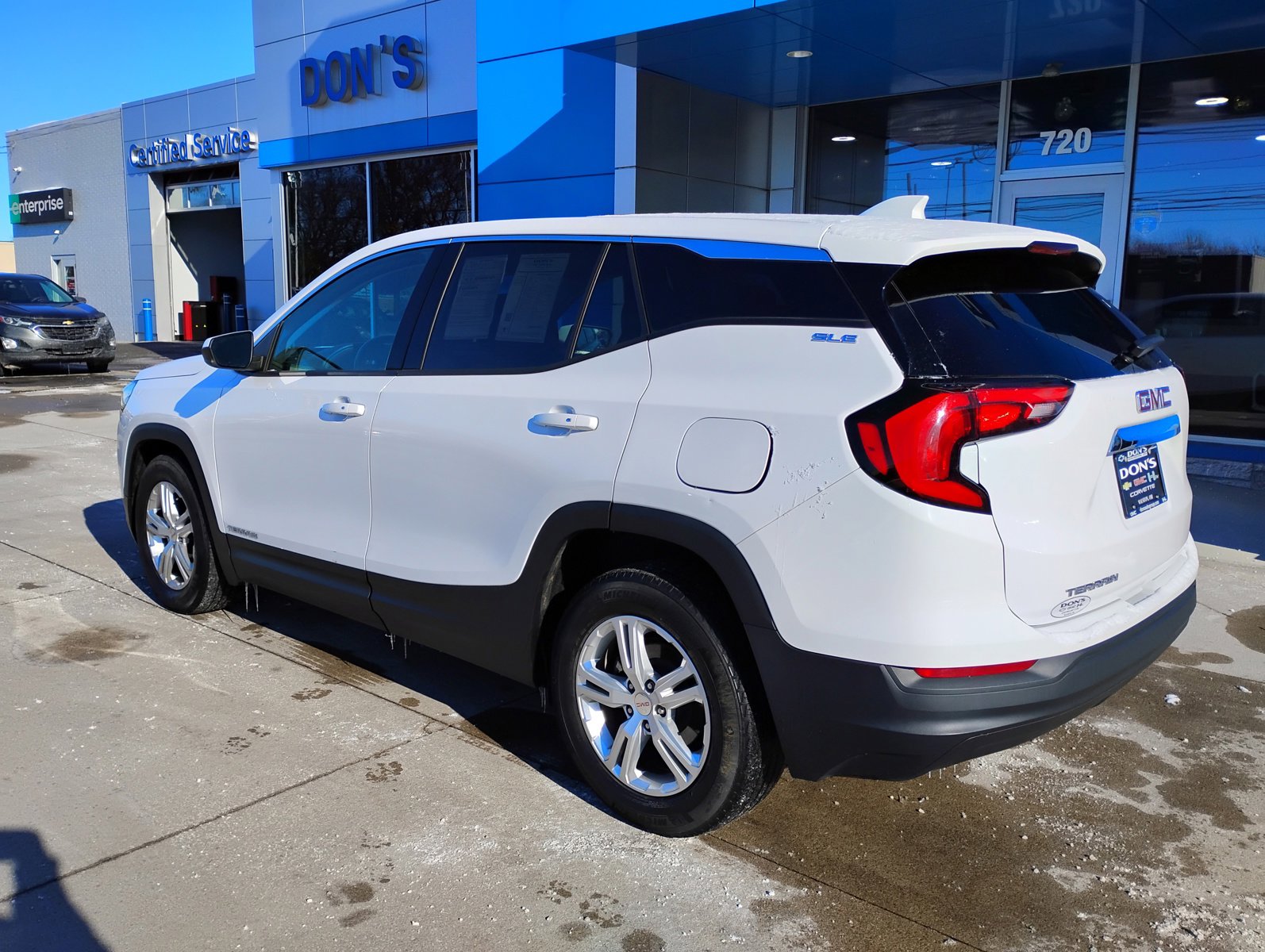 Used 2020 GMC Terrain SLE image 2