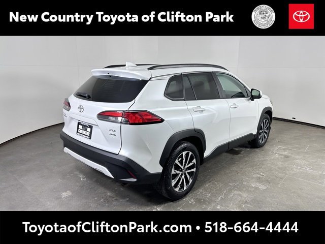 Used 2022 Toyota Corolla Cross XLE w/ Convenience Package image 3