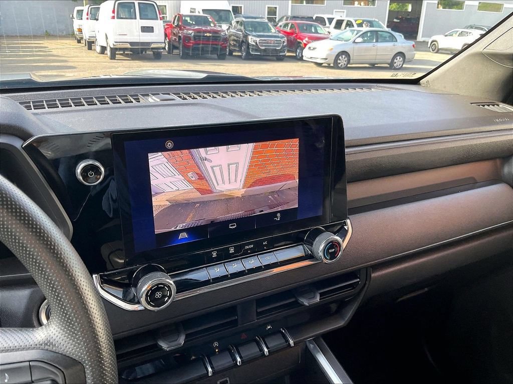 Used 2023 Chevrolet Colorado Trail Boss AWD/4WD image 19