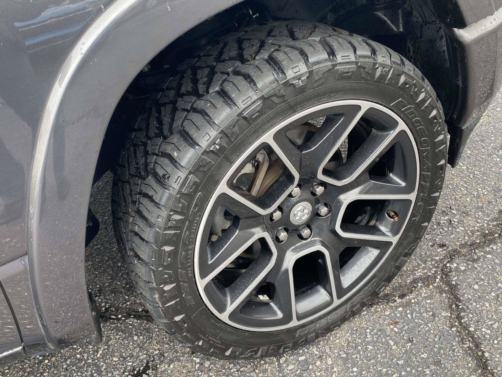 Used 2022 RAM 1500 Laramie AWD/4WD image 12