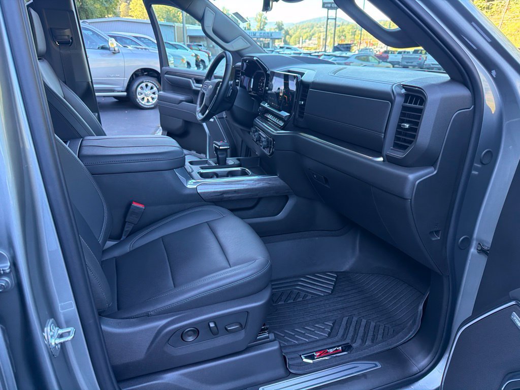 Certified 2026 Chevrolet Silverado 1500 LTZ w/ LTZ Premium Package AWD/4WD image 16