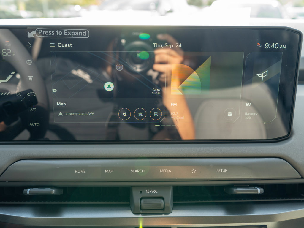 New 2027 Kia EV3 Wind FWD image 23