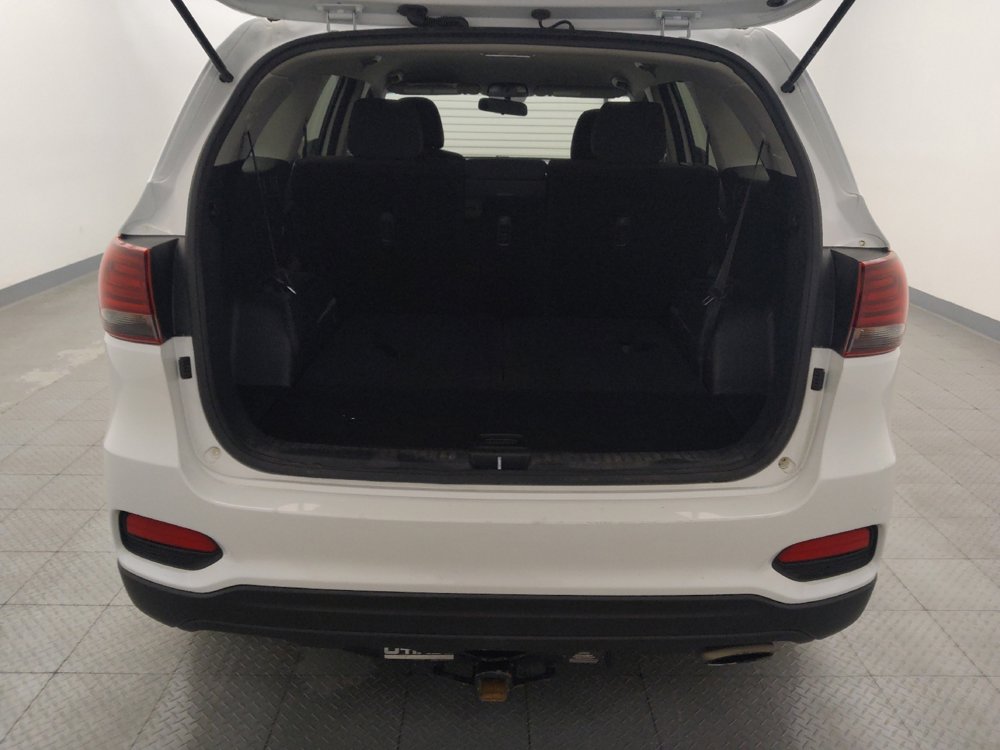 Used 2020 Kia Sorento L FWD image 29