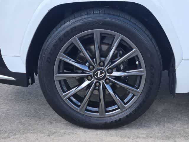 Used 2025 Lexus LX 600 F Sport w/ Accessory Package (2T) AWD/4WD image 8