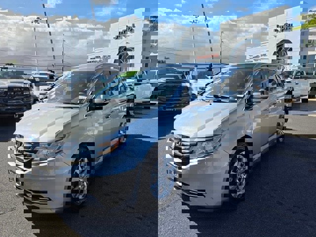 Used 2017 Honda Odyssey SE image 3