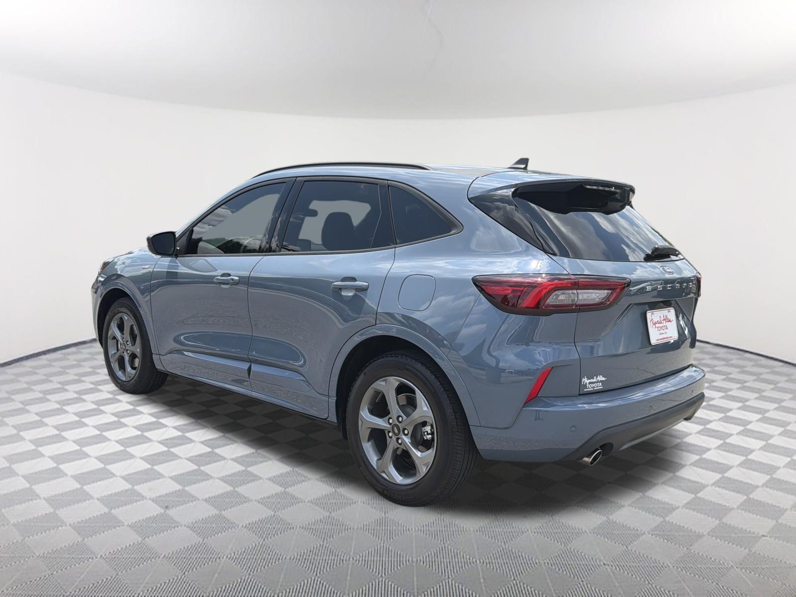 Used 2024 Ford Escape ST-Line w/ Tech Pack #1 FWD image 17