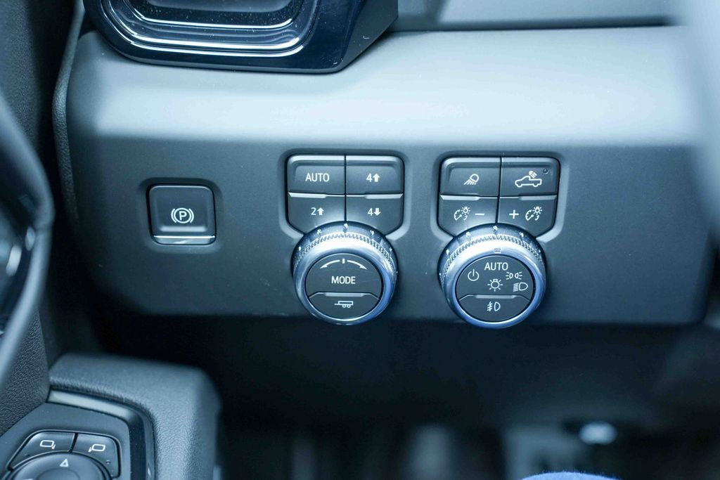 Used 2026 GMC Sierra 2500 AT4 image 30