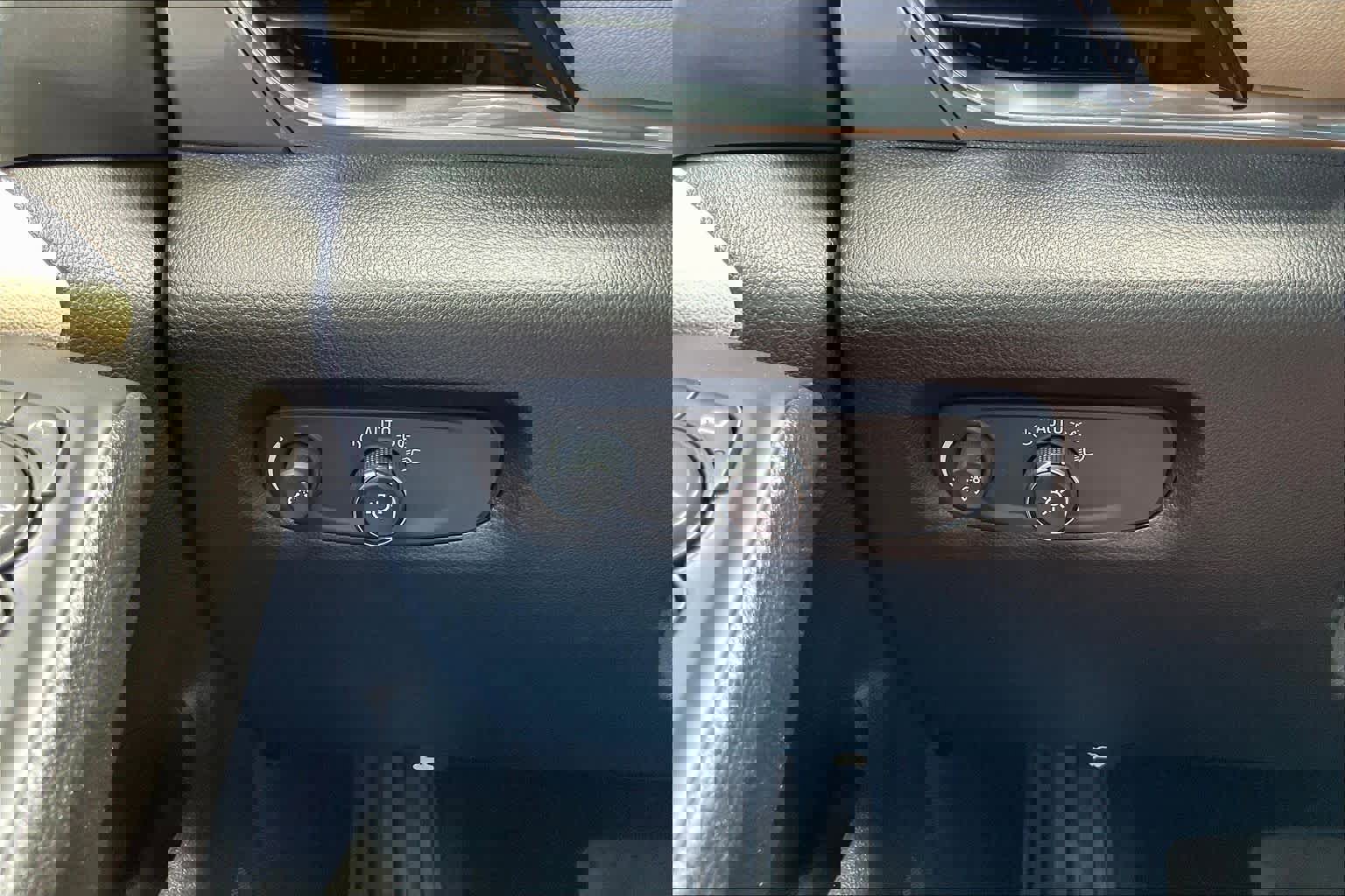 Certified 2023 Chevrolet Traverse LS w/ Midnight/Sport Edition image 33