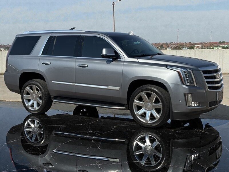 Used 2020 Cadillac Escalade Premium Luxury AWD/4WD image 3