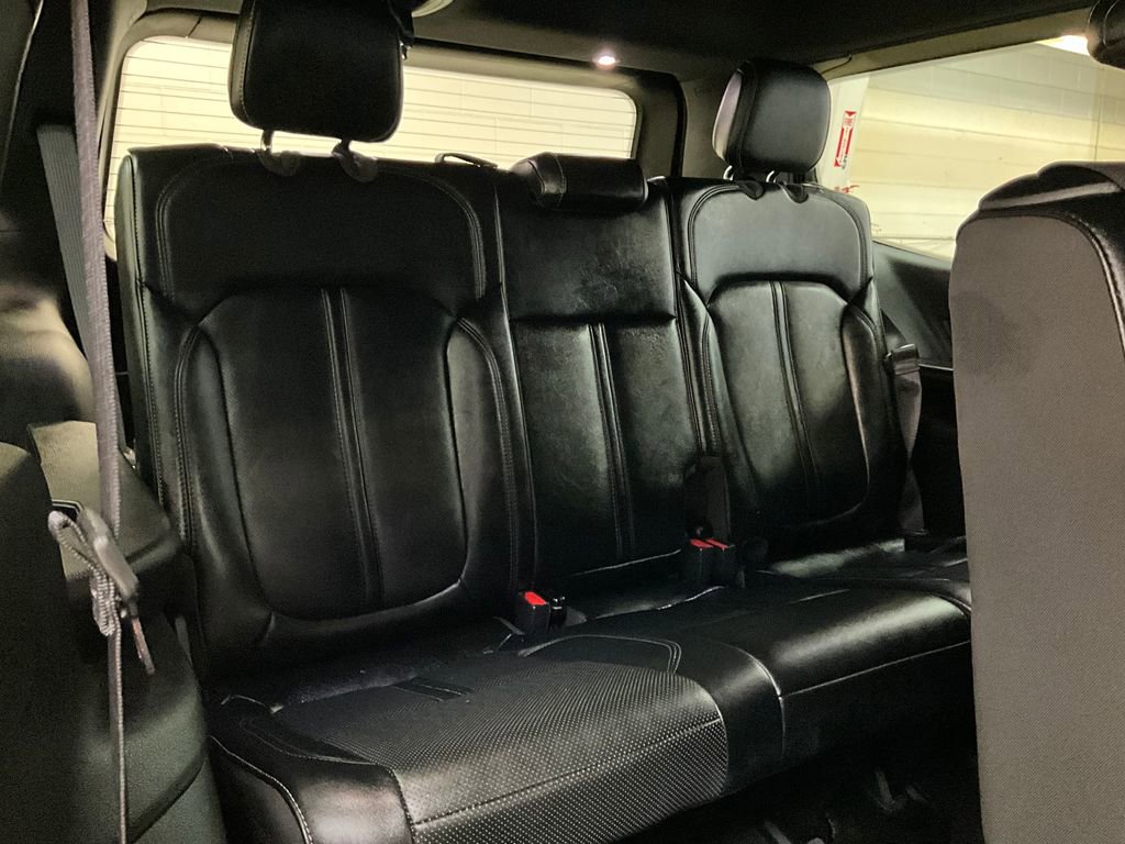 Used 2024 Jeep Wagoneer Series II w/ Flexible Seating Group image 12