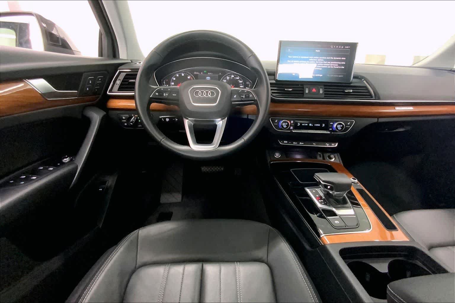 Used 2023 Audi Q5 2.0T Premium w/ Convenience Package AWD/4WD image 12