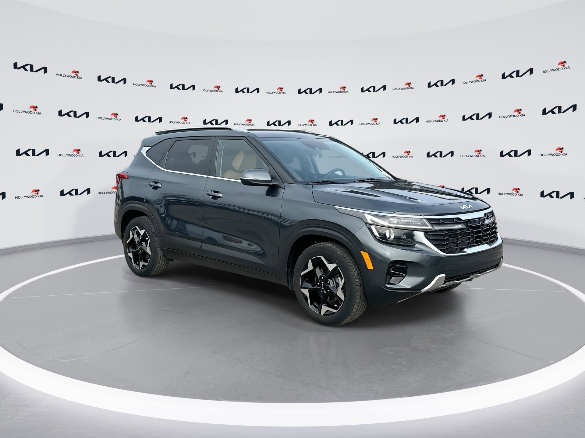 Certified 2024 Kia Seltos EX image 2