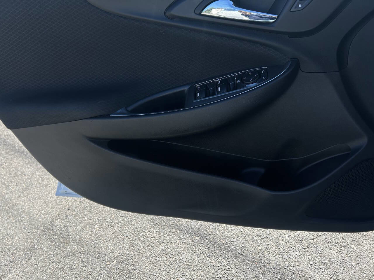 Used 2022 Chevrolet Malibu LT image 16