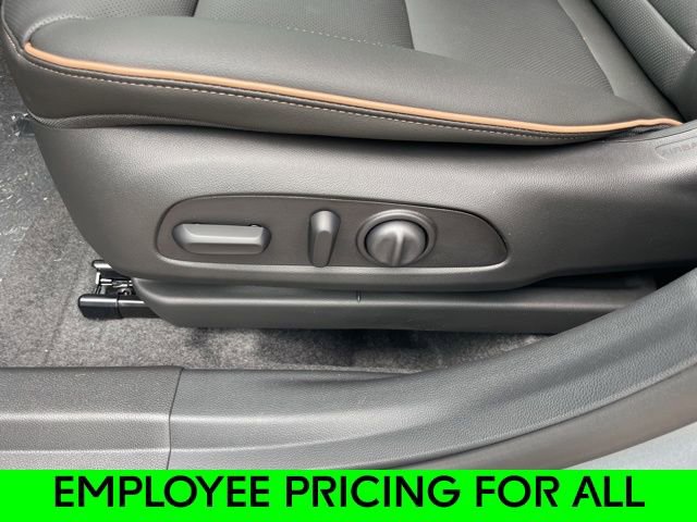 New 2025 Buick Envista Avenir image 17