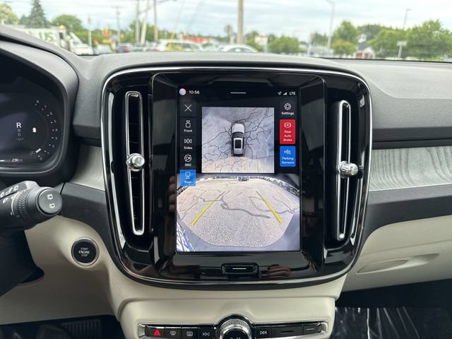 Certified 2024 Volvo XC40 B5 Plus w/ Climate Package AWD/4WD image 27