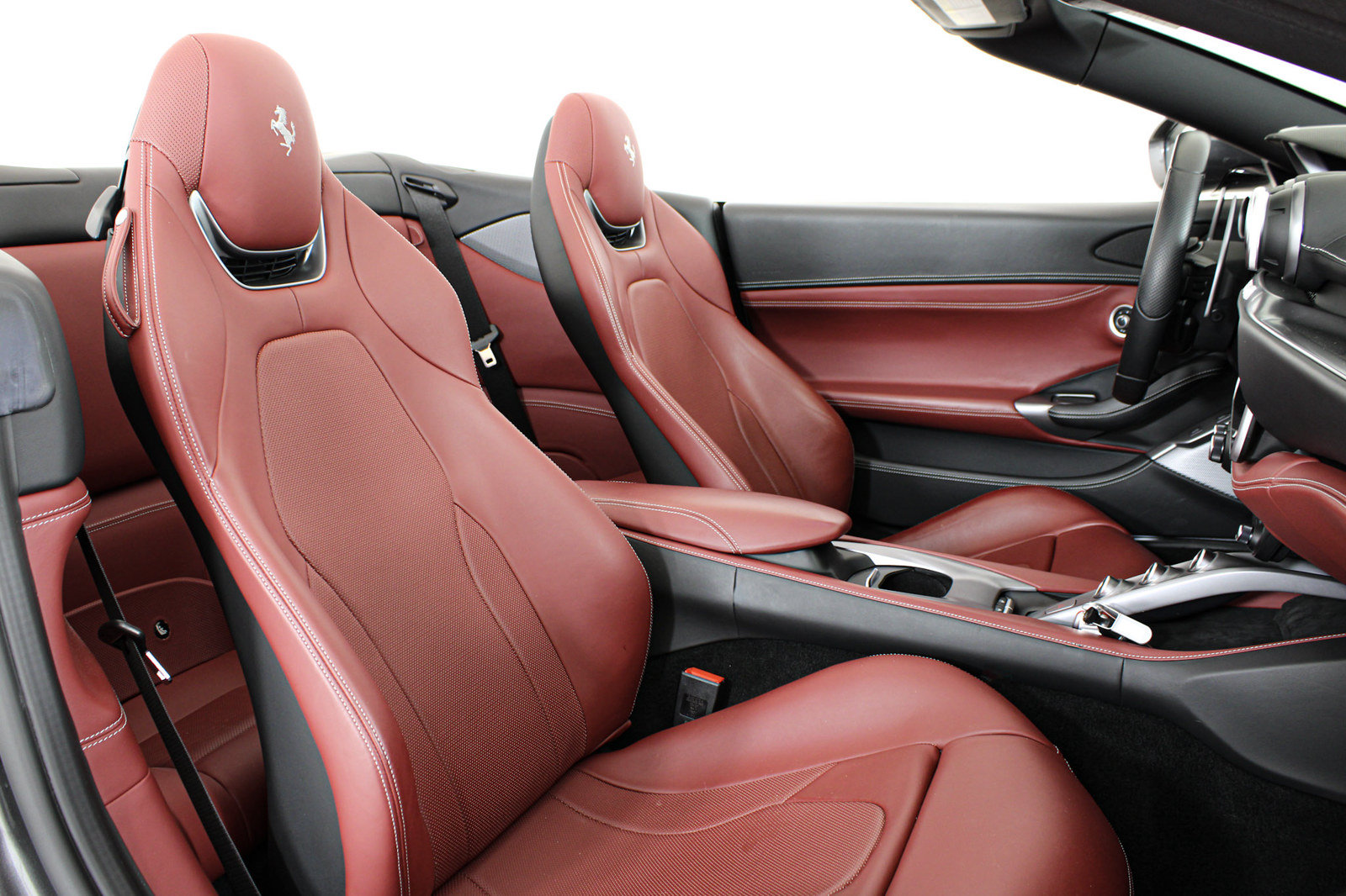 Certified 2022 Ferrari Portofino M RWD image 30