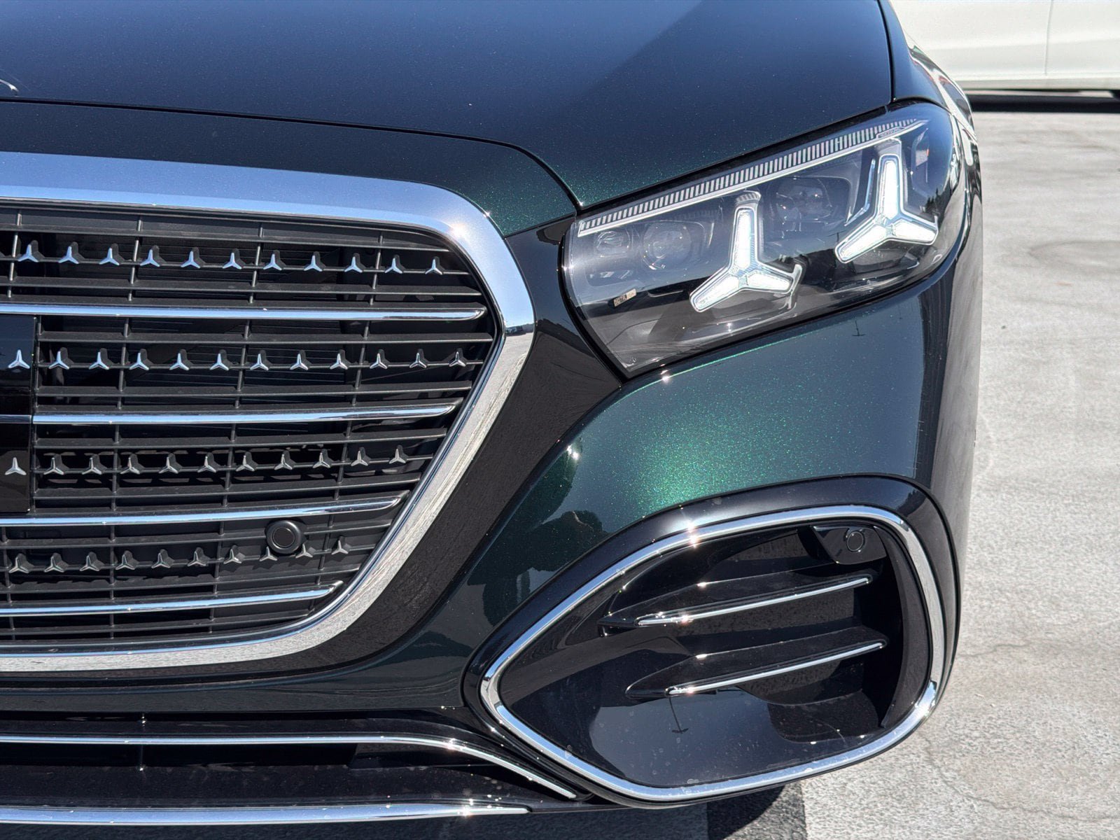 New 2027 Mercedes-Benz S 580 4MATIC Sedan image 7
