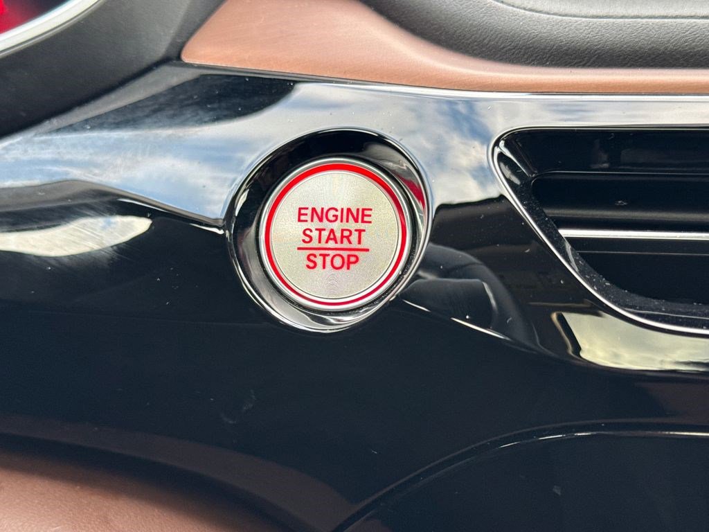 Used 2023 Acura MDX SH-AWD w/ Technology Package image 28