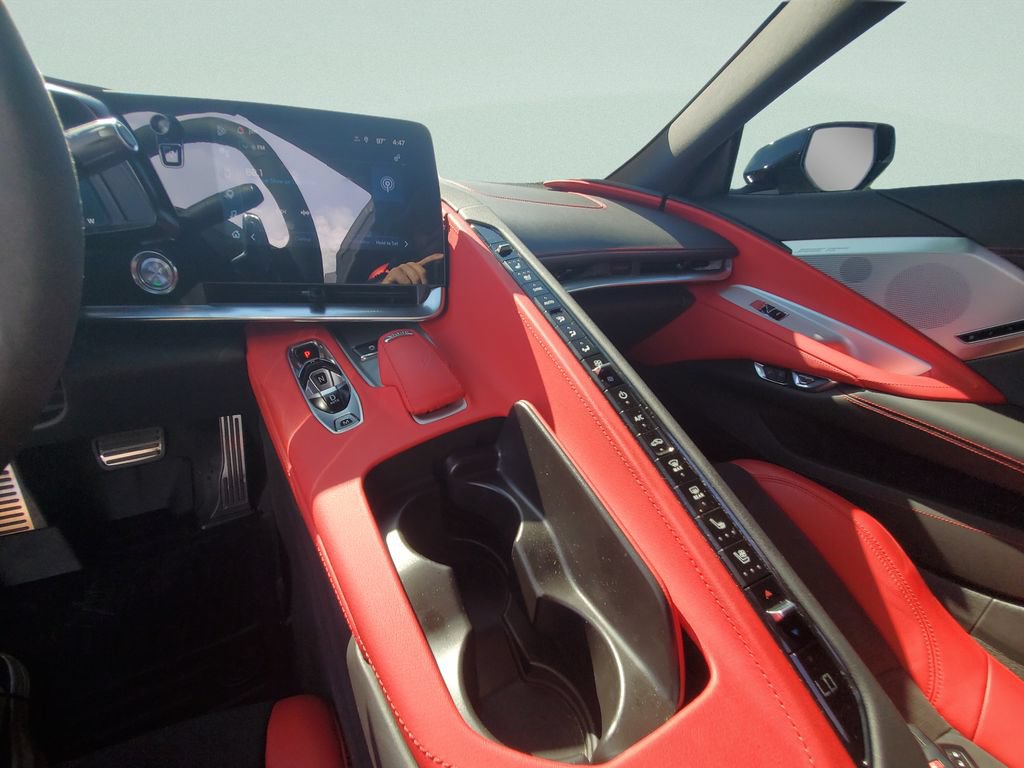 Used 2025 Chevrolet Corvette Stingray Preferred Conv w/ Z51 Performance Package RWD image 14