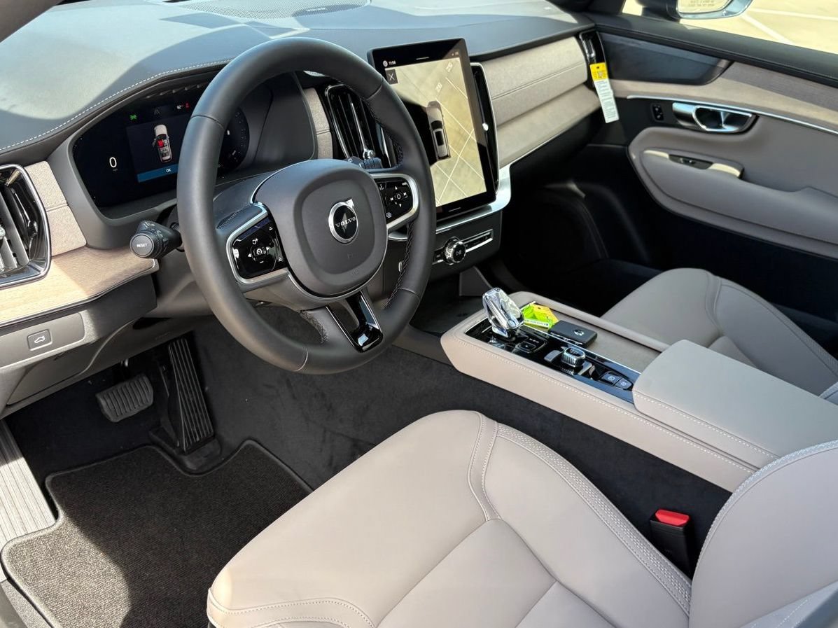 New 2026 Volvo XC90 B6 Plus w/ Protection Package Premier AWD/4WD image 13