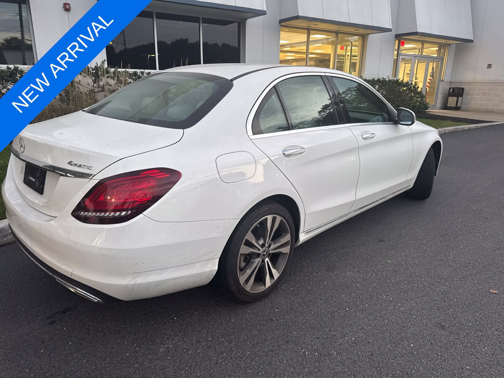 Used 2021 Mercedes-Benz C 300 4MATIC Sedan image 2