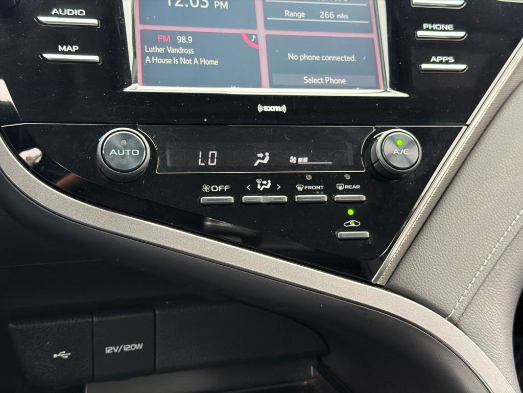 Used 2020 Toyota Camry SE FWD image 12