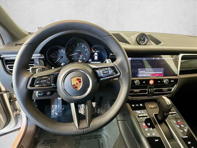 Used 2026 Porsche Macan AWD/4WD image 14