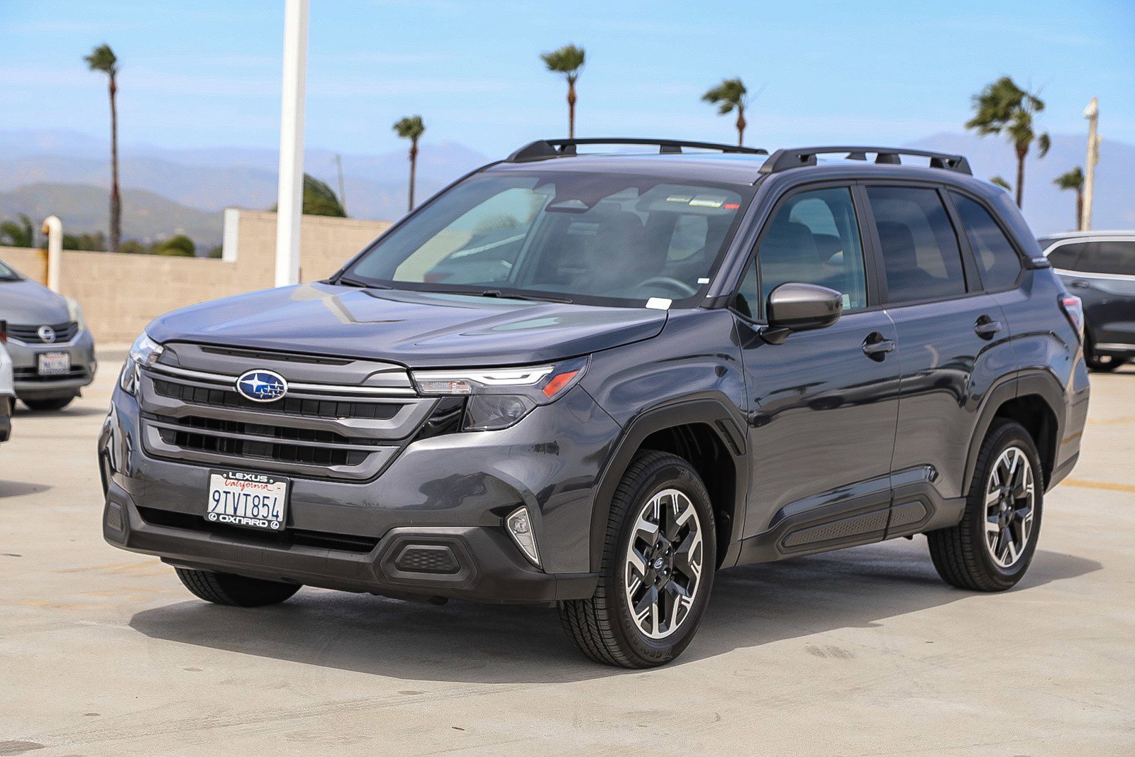 Used 2025 Subaru Forester Premium w/ Convenience Package #1 image 3