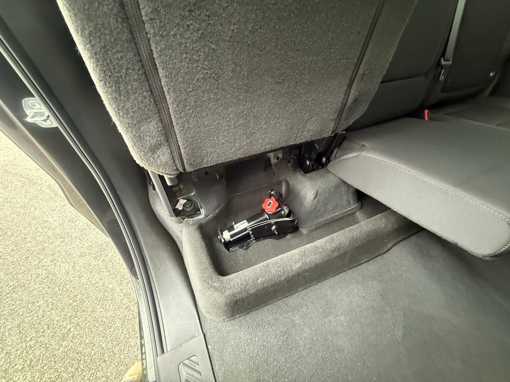 Used 2023 Chevrolet Silverado 1500 Custom image 30