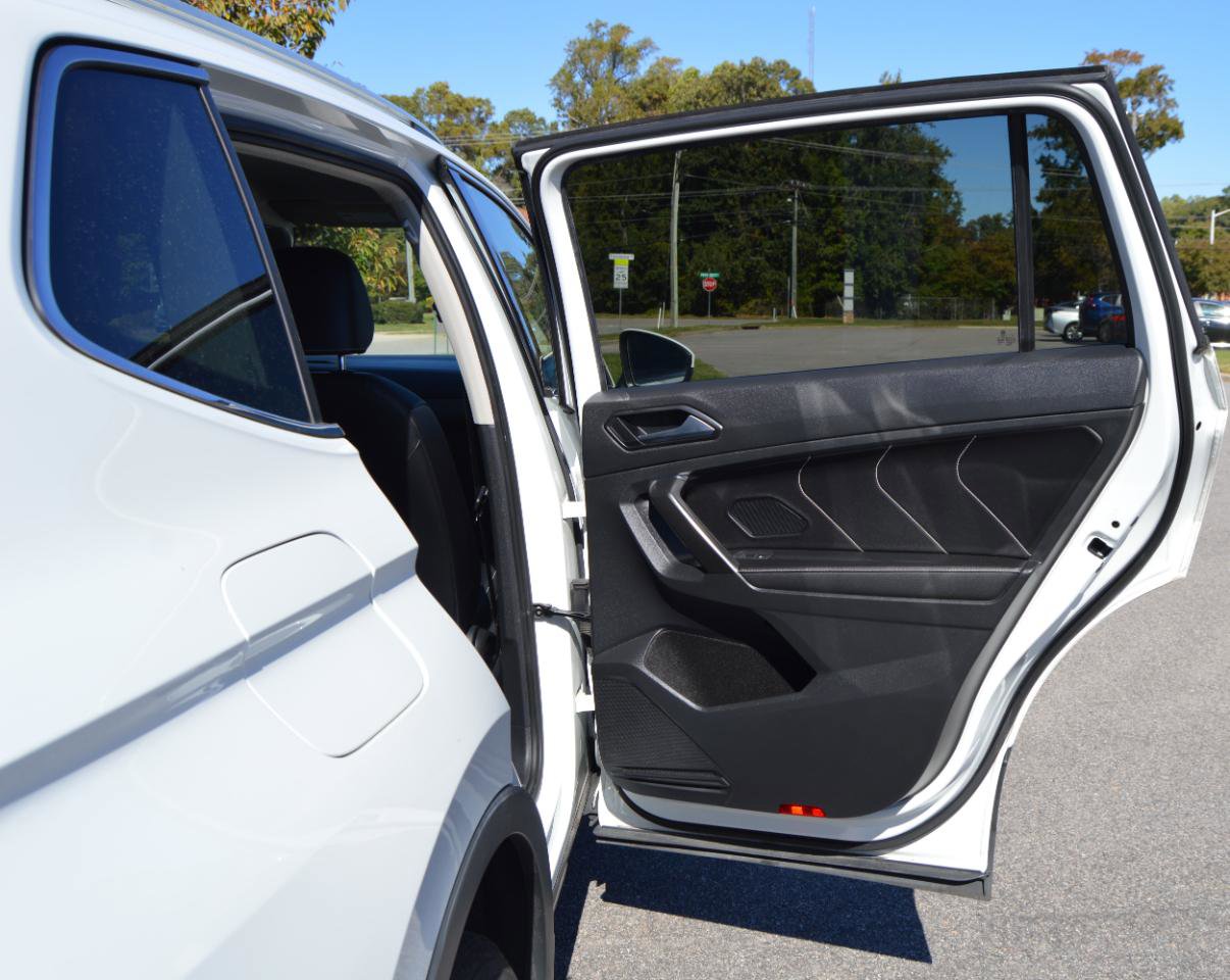 Used 2022 Volkswagen Tiguan SE image 19