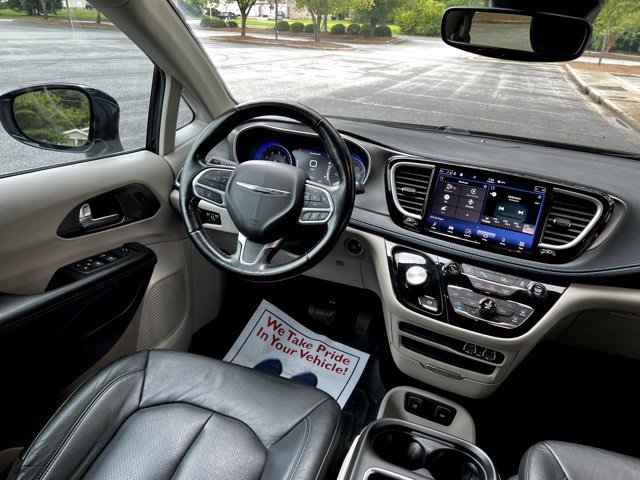Used 2021 Chrysler Pacifica Touring-L image 33
