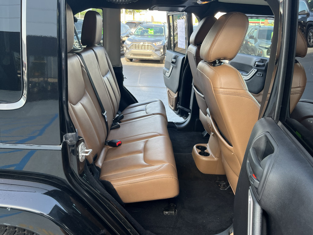 Used 2015 Jeep Wrangler Unlimited Sahara w/ Mopar Chrome Edition Group AWD/4WD image 30