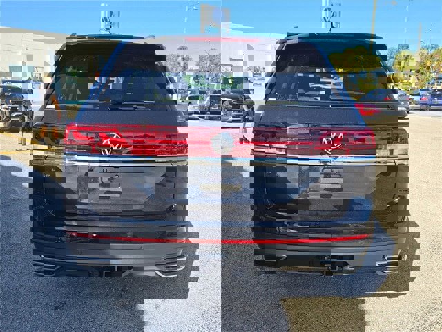 New 2026 Volkswagen Atlas SE image 4