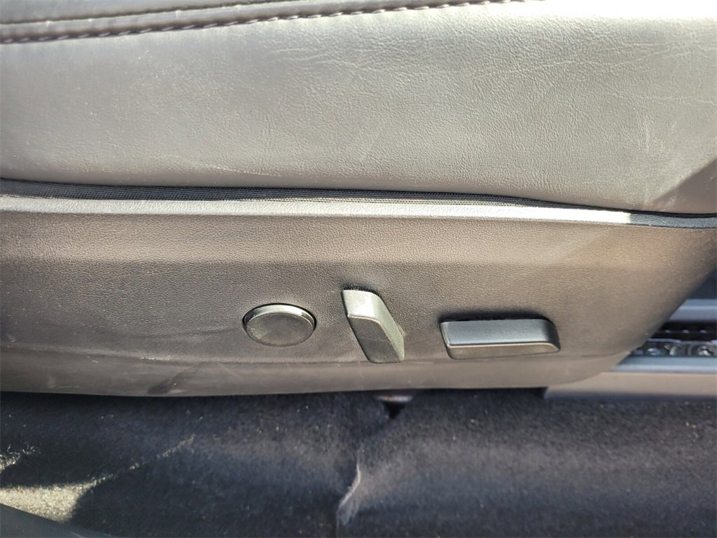 Used 2020 Tesla Model Y Long Range image 16