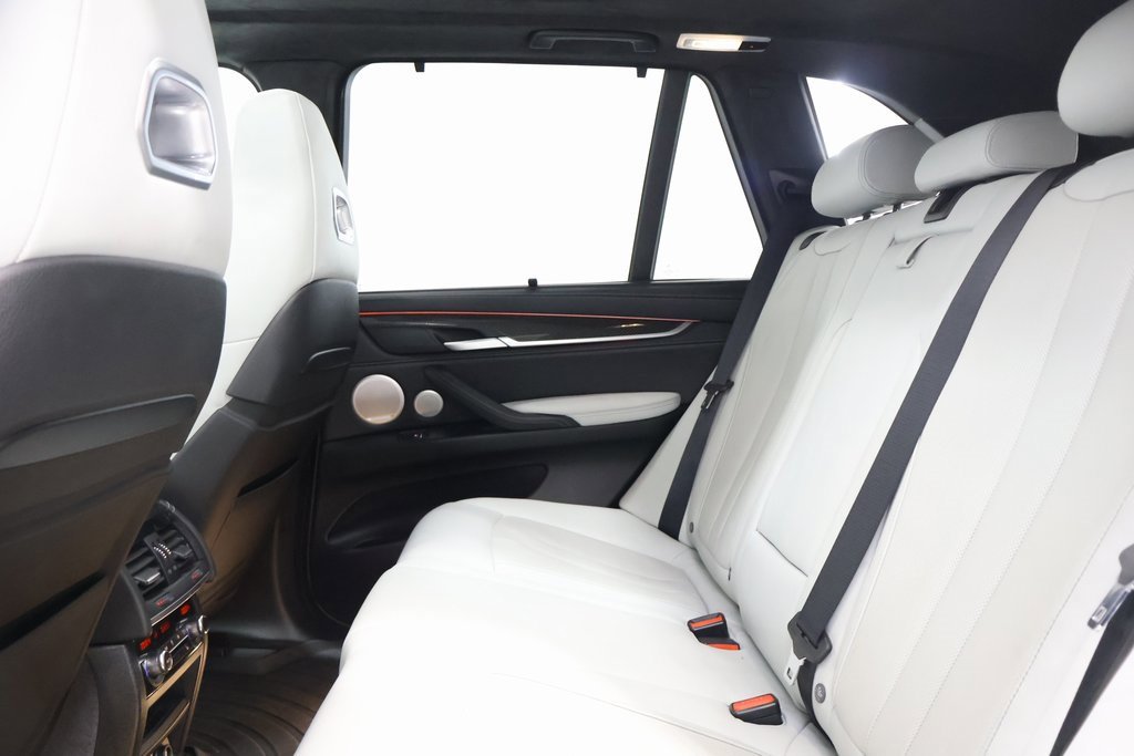 Used 2016 BMW X5 M image 27