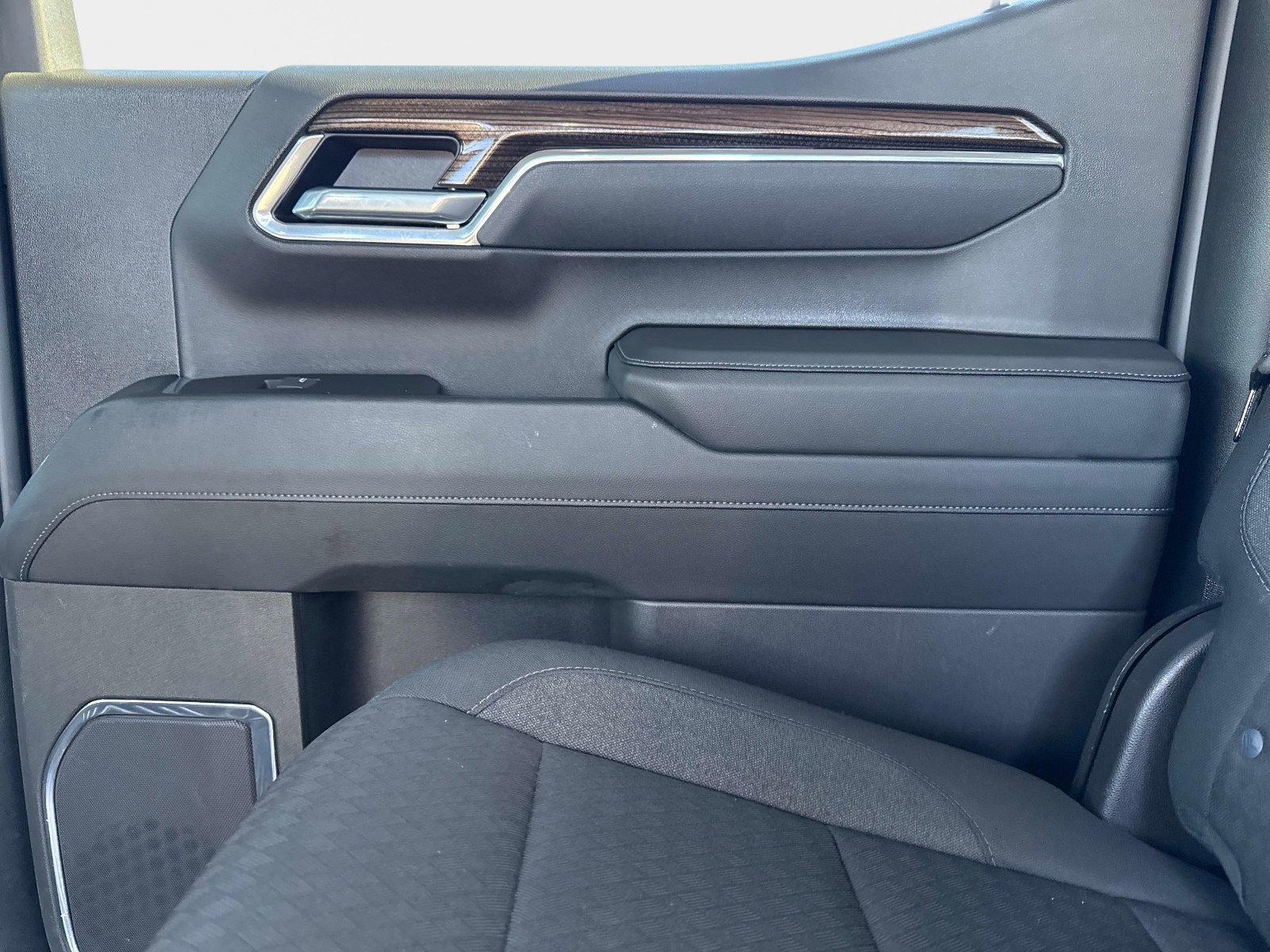 Used 2025 Chevrolet Silverado 1500 LT image 16