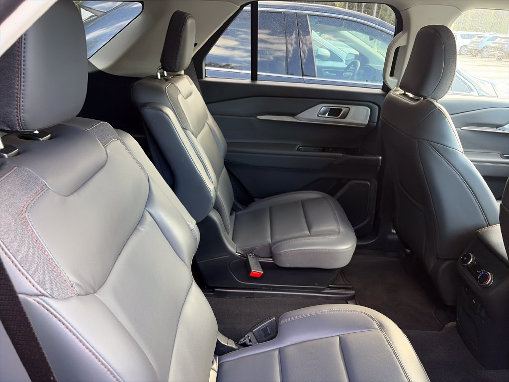 Certified 2026 Ford Explorer Active w/ Active Comfort Package RWD image 17