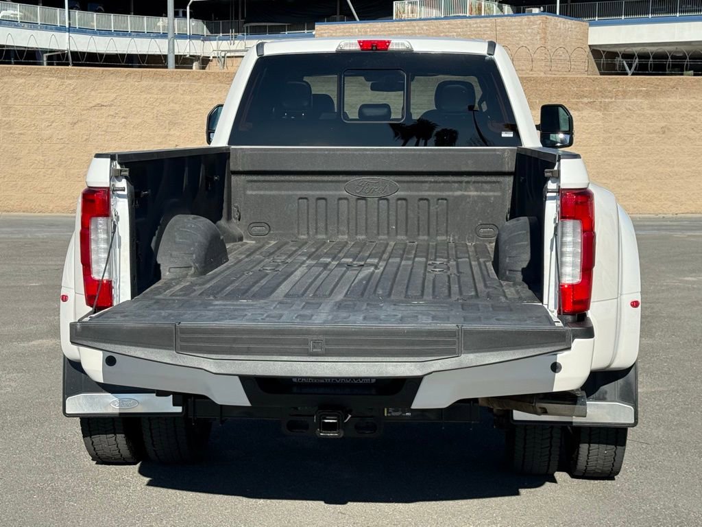 Certified 2018 Ford F450 Platinum w/ Platinum Ultimate Package image 17