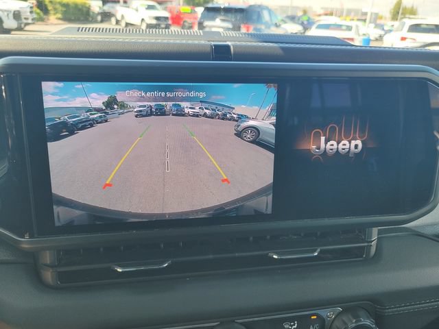 Used 2024 Jeep Wrangler Unlimited Sahara AWD/4WD image 22