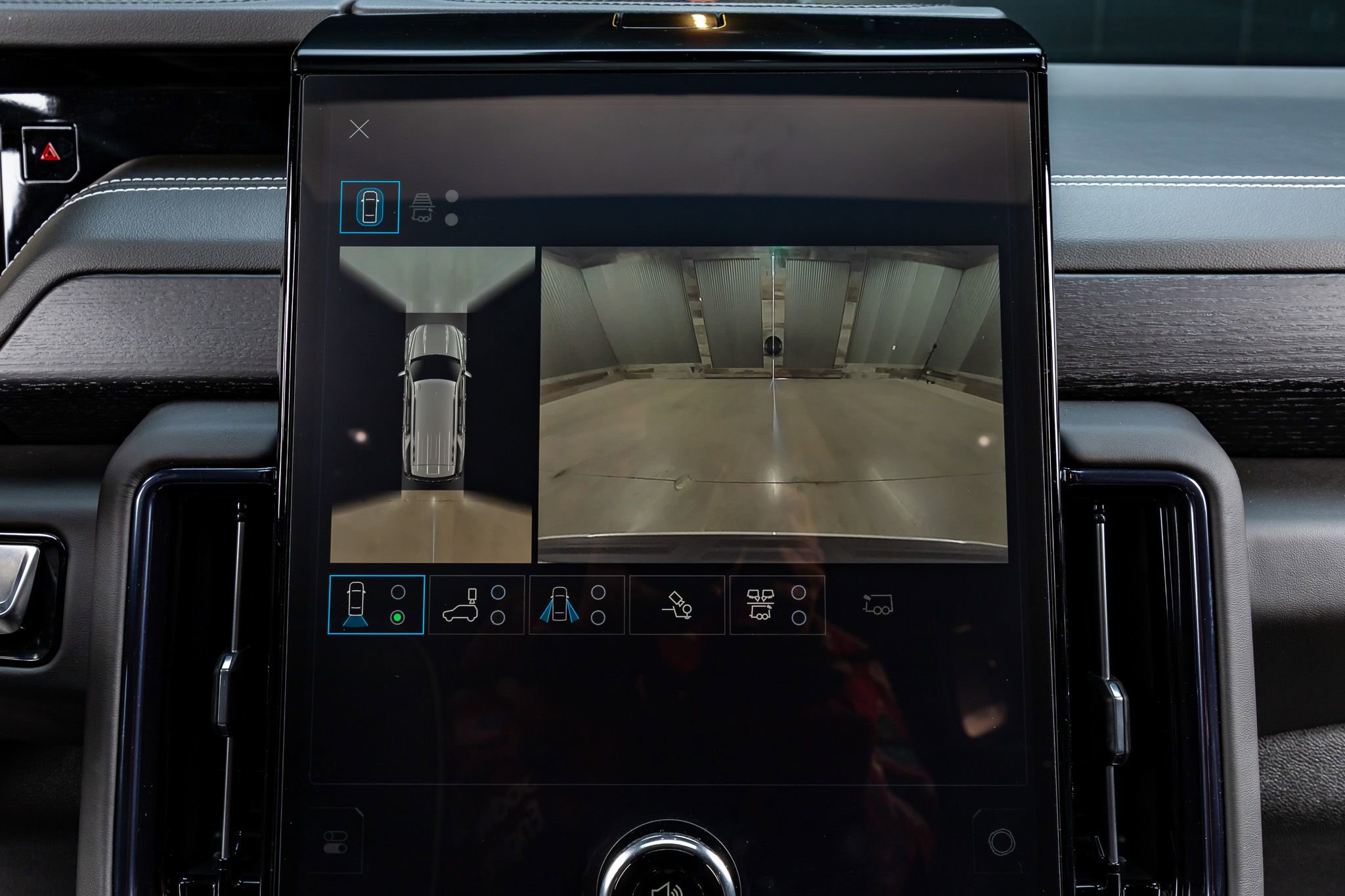 Used 2025 GMC Yukon AT4 Ultimate image 25