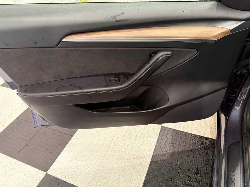 Used 2021 Tesla Model 3 Performance image 14