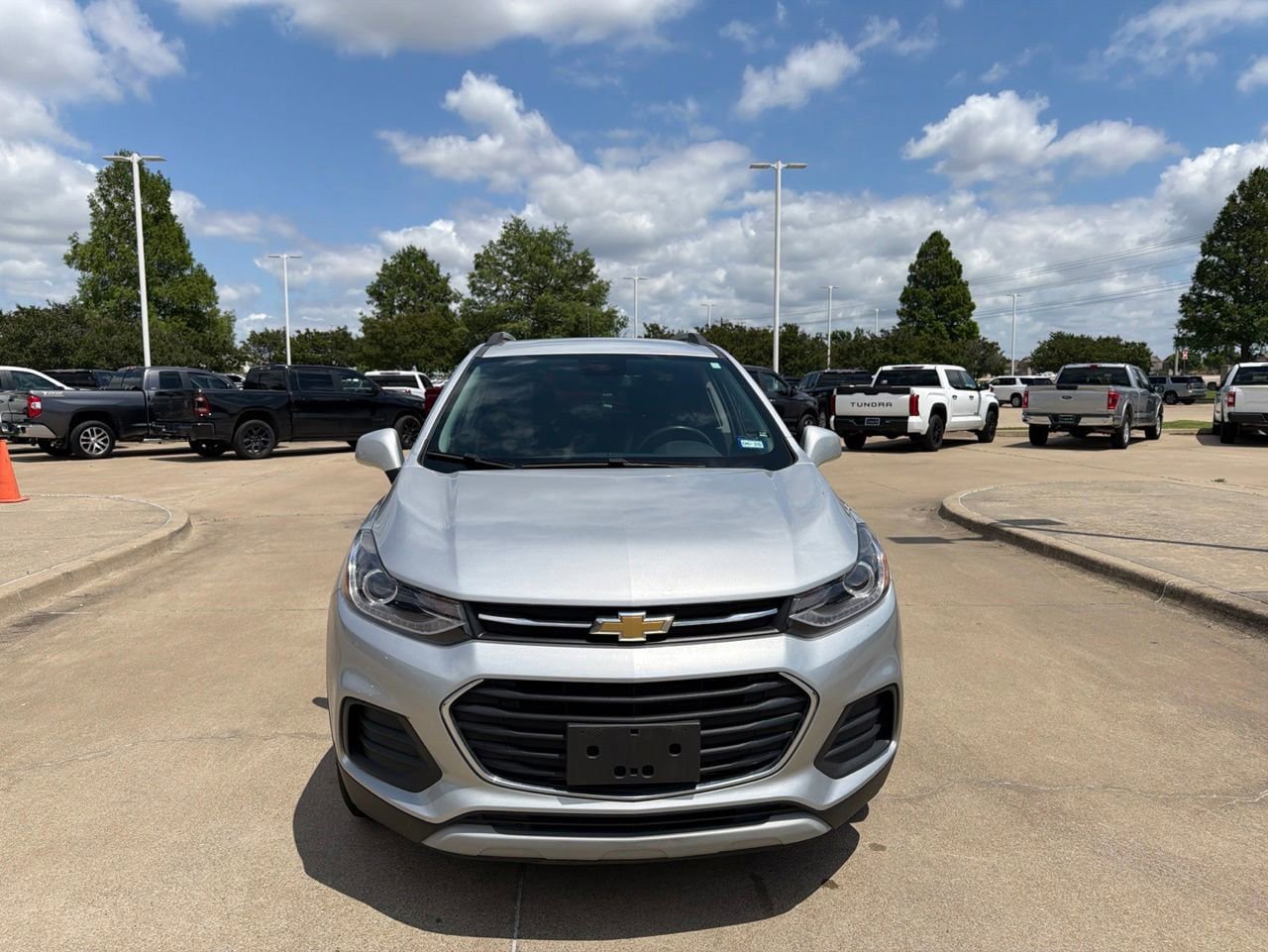 Used 2021 Chevrolet Trax LT w/ Driver Confidence Package AWD/4WD image 2