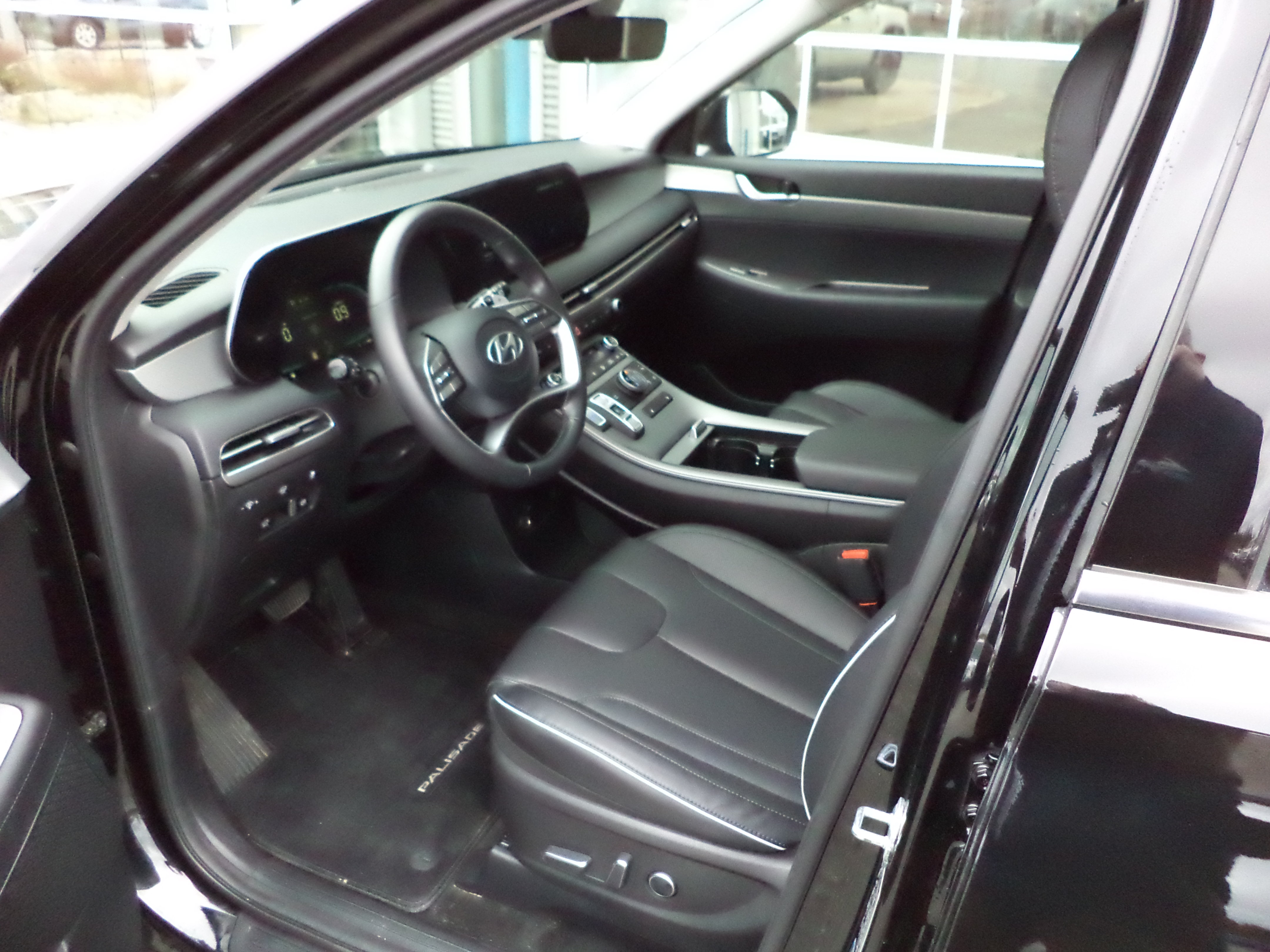 Used 2025 Hyundai Palisade XRT AWD/4WD image 2