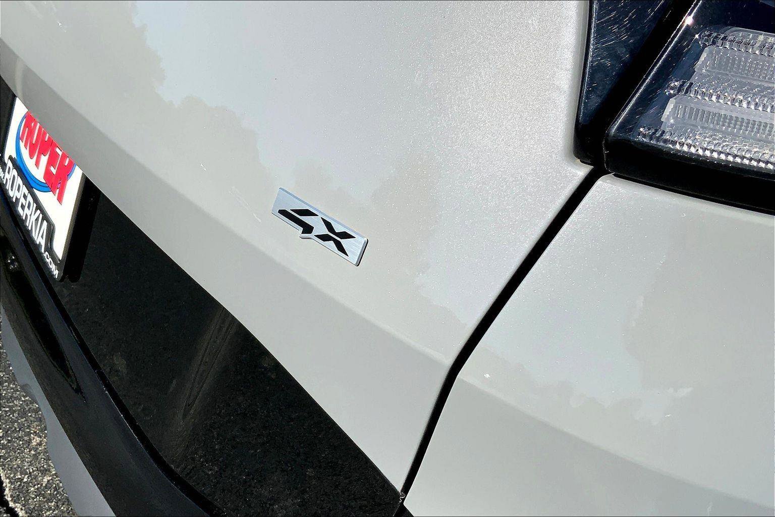 Used 2024 Kia Sportage SX image 8