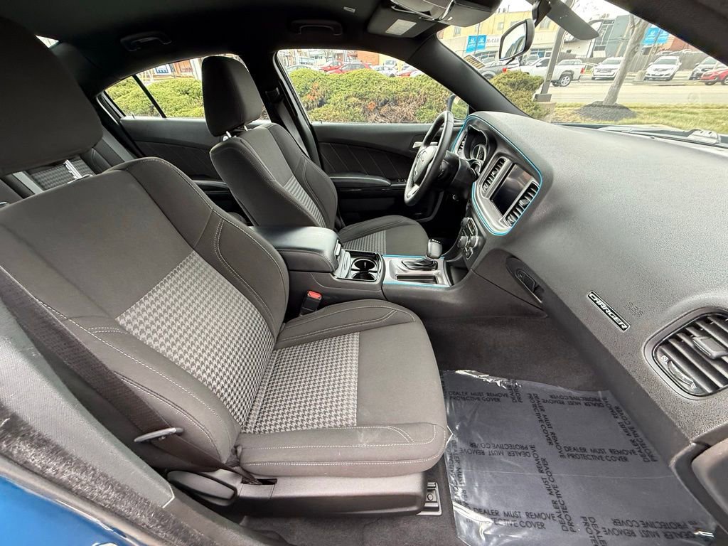 Used 2023 Dodge Charger SXT w/ Blacktop Package image 40