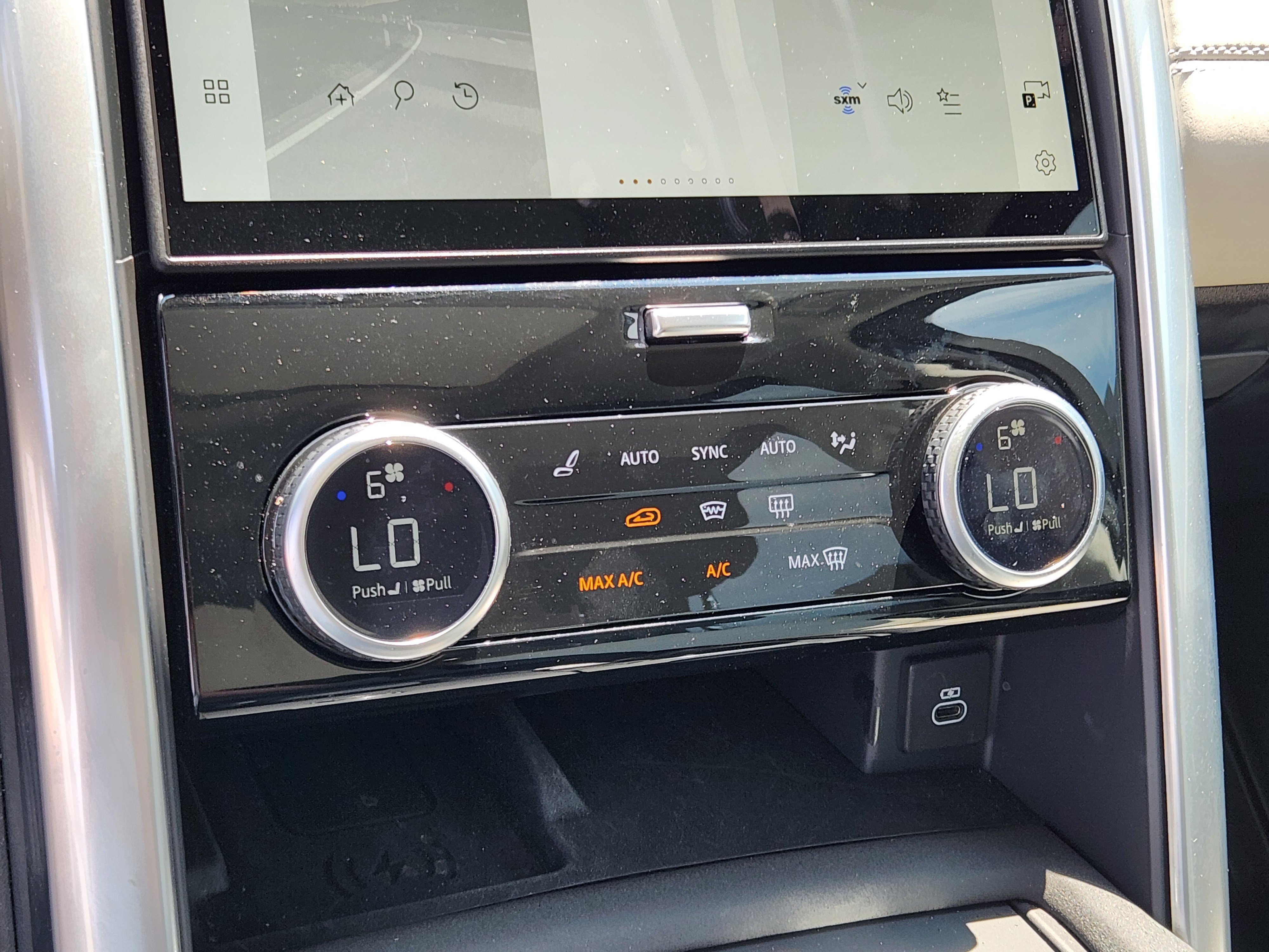 Certified 2025 Land Rover Discovery S AWD/4WD image 20