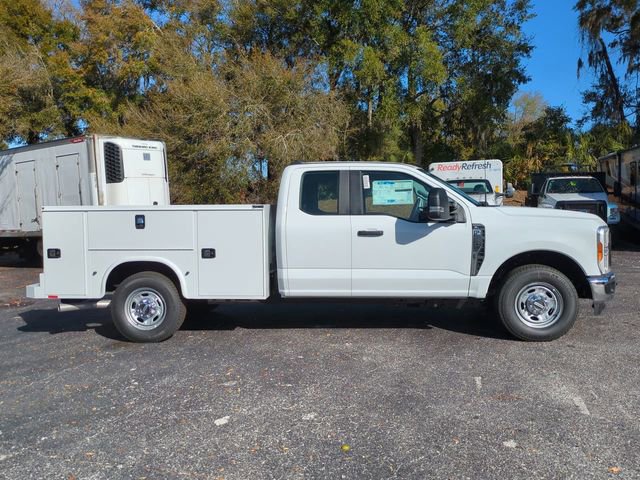 New 2026 Ford F250 XL w/ XL Chrome Package image 4