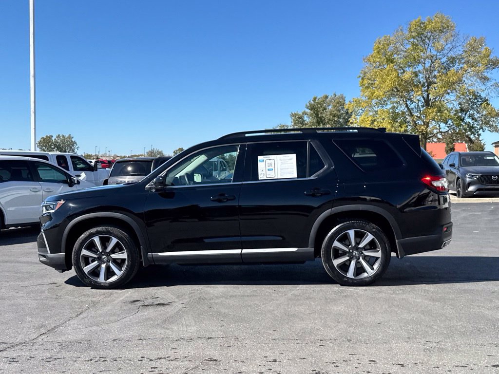 Used 2025 Honda Pilot Elite image 4