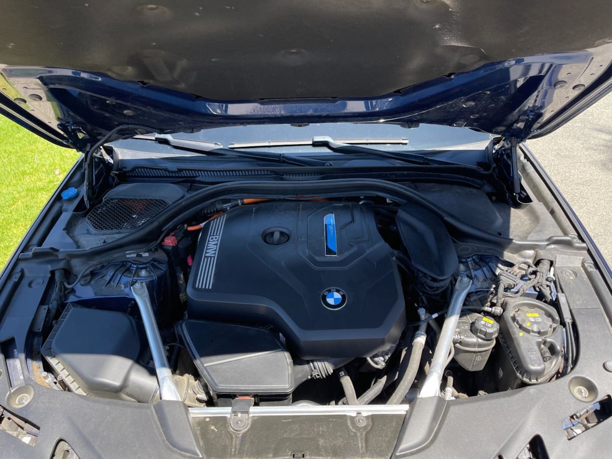 Used 2022 BMW 530e w/ Executive Package RWD image 30